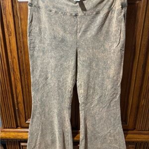 NWT Zenana Outfitters Mocha Acid Wash Flares